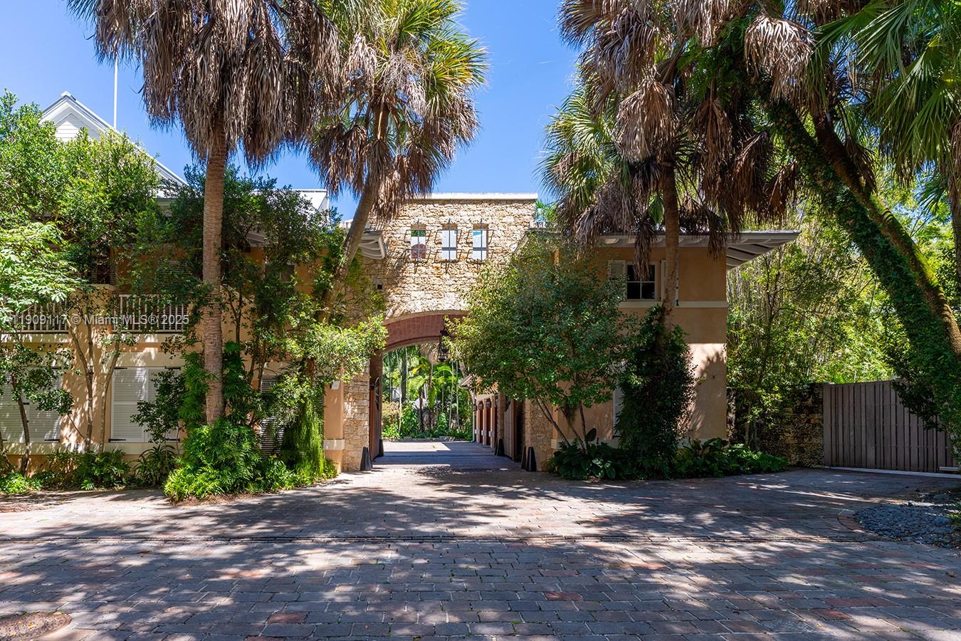 Miami, Florida, 33133, United States, 13 Bedrooms Bedrooms, ,18 BathroomsBathrooms,Residential,For Sale,1989288