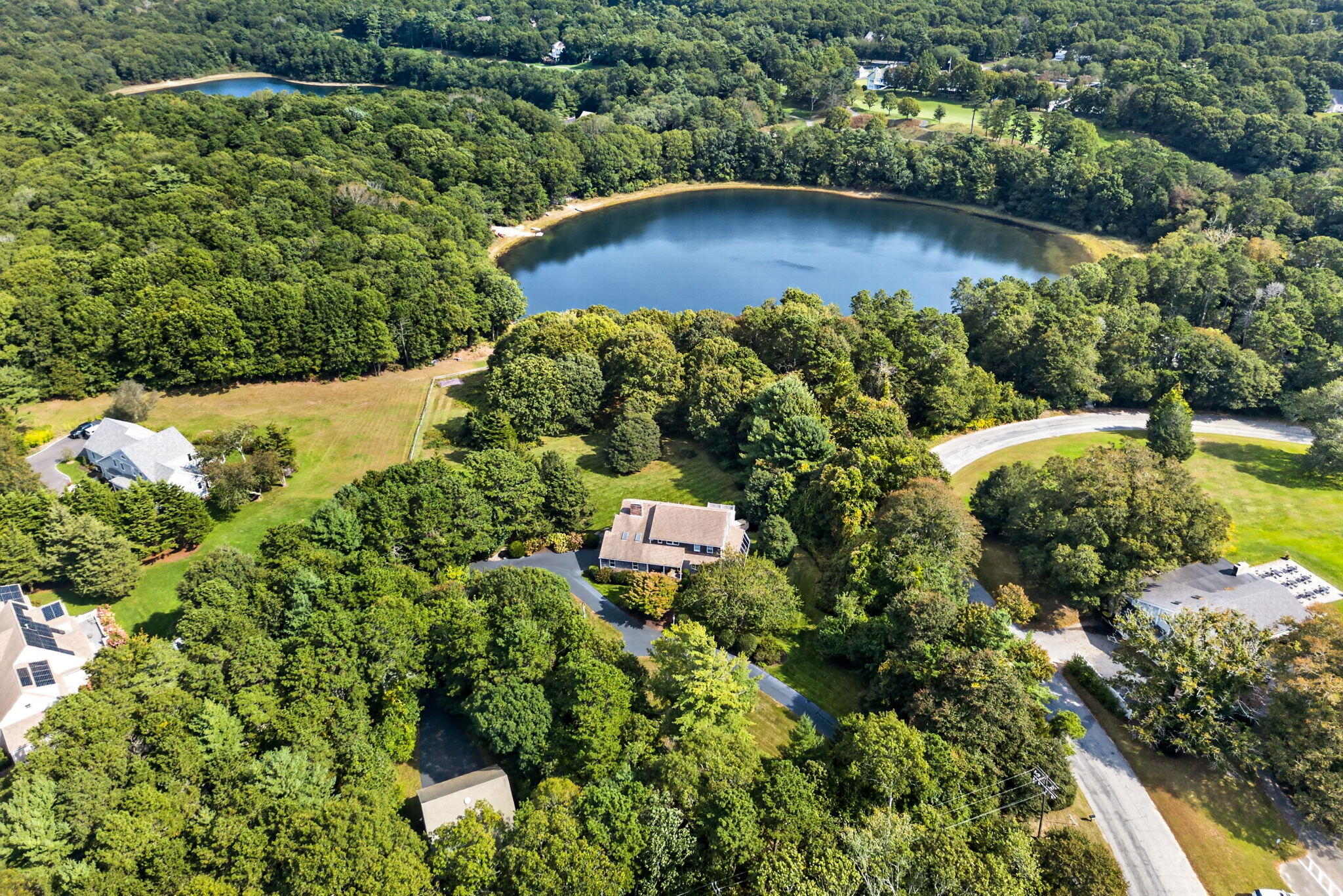  122 Country Club Road - 物件實景