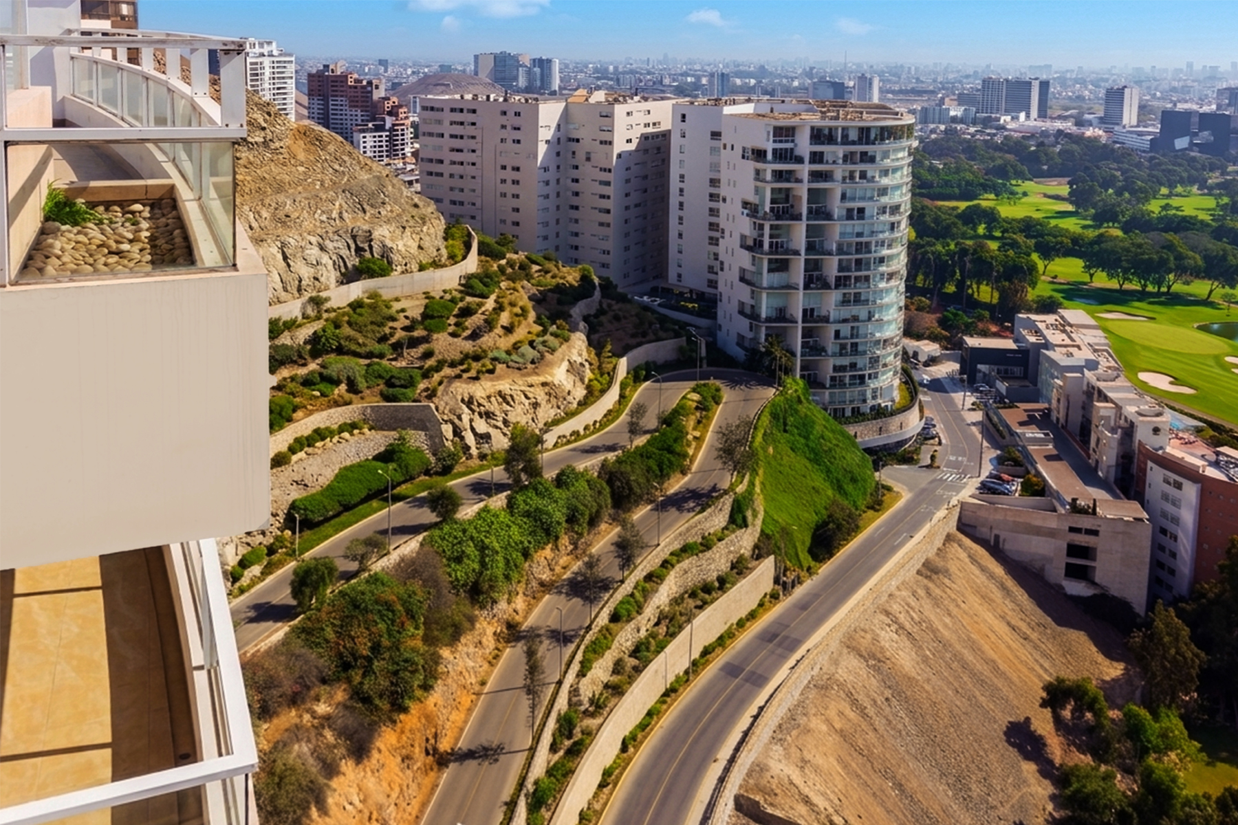  Exclusive penthouse with panoramic views in a prime location in CERROS DE CAMACH - 物件實景