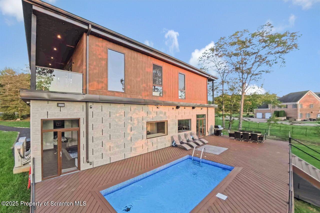 Bear Creek, Pennsylvania, 18602, United States, 4 Bedrooms Bedrooms, ,3 BathroomsBathrooms,Residential,For Sale,2002172