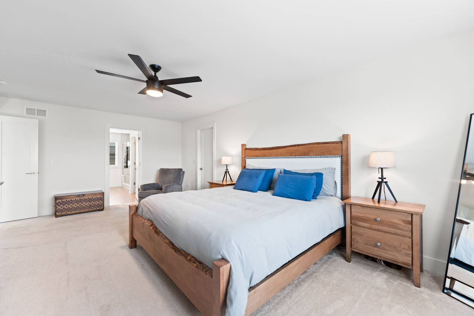 Elgin, Illinois, 60124, United States, 4 Bedrooms Bedrooms, ,3 BathroomsBathrooms,Residential,For Sale,1941075