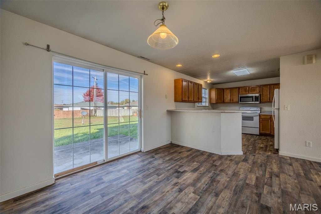 Lebanon, Missouri, 65536, United States, ,Residential,For Sale,1990490