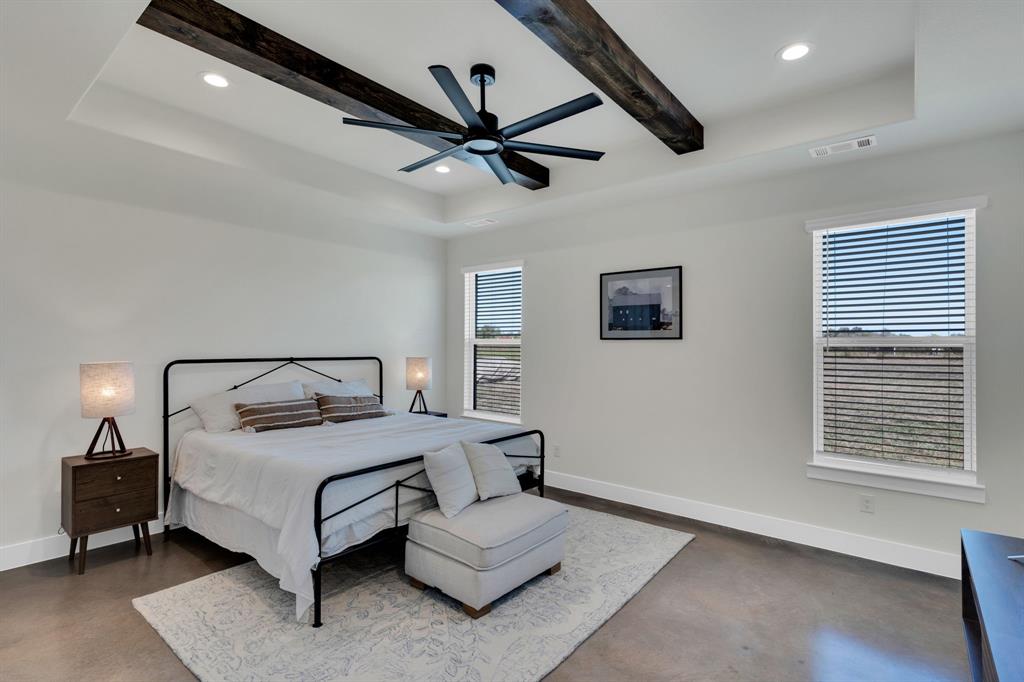 Waxahachie, Texas, 75167, United States, 4 Bedrooms Bedrooms, ,2 BathroomsBathrooms,Residential,For Sale,1975202