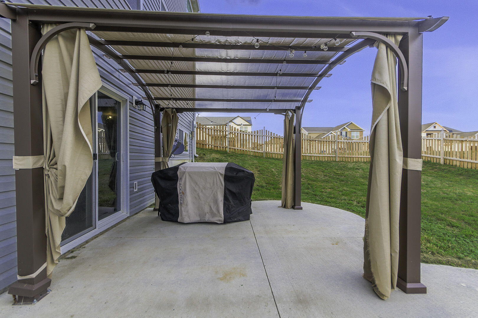 ASHLAND, Missouri, 65010, United States, 4 Bedrooms Bedrooms, ,3 BathroomsBathrooms,Residential,For Sale,1981891