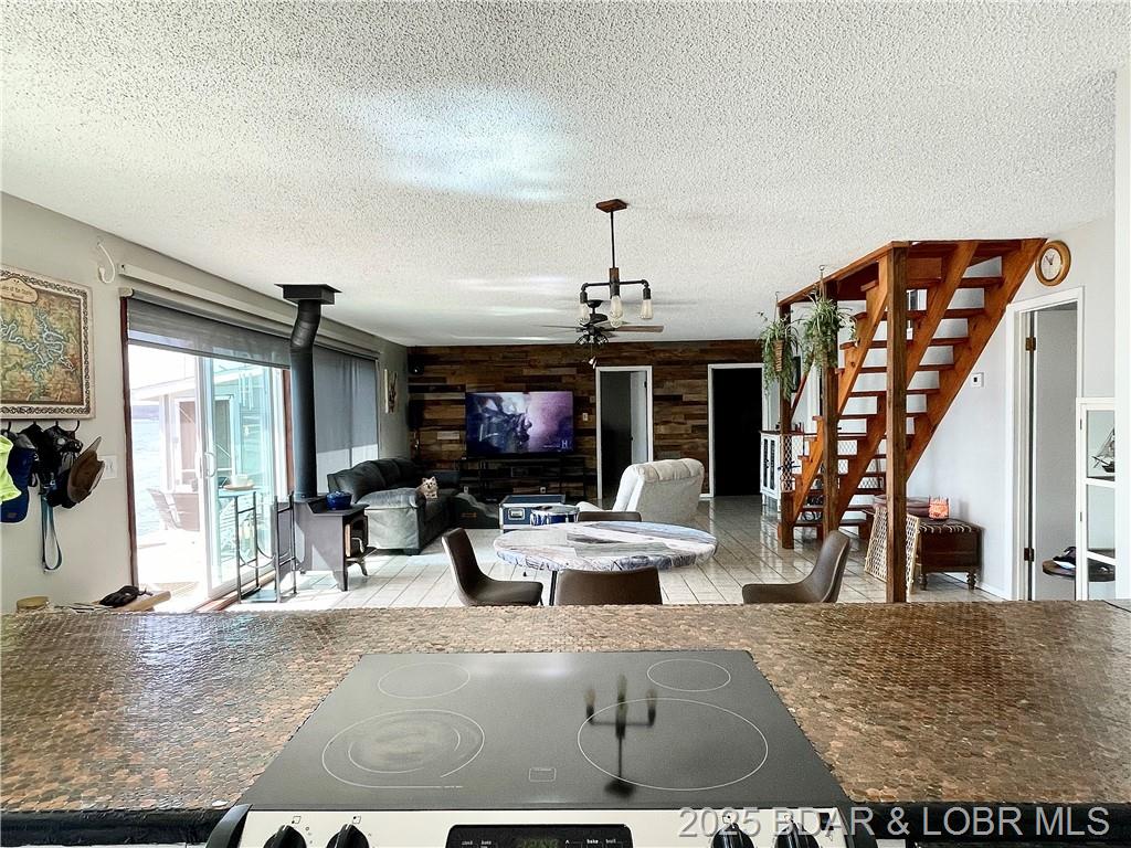 Gravois Mills, Missouri, 65037, United States, 5 Bedrooms Bedrooms, ,4 BathroomsBathrooms,Residential,For Sale,1829995