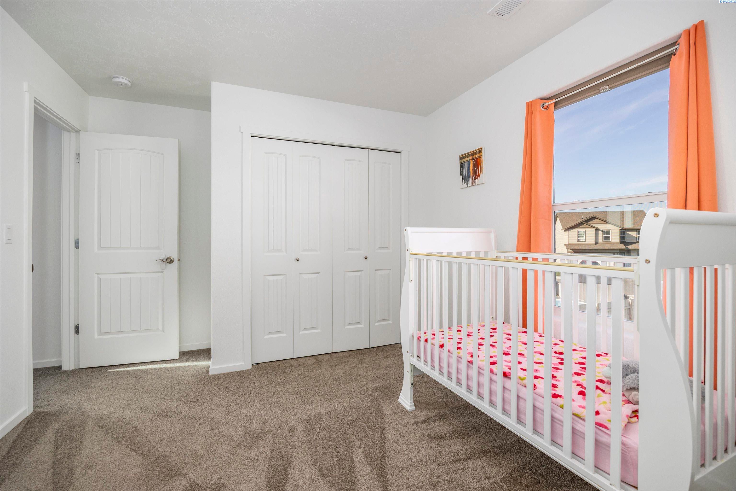 Pasco, Washington, 99301, United States, 4 Bedrooms Bedrooms, ,3 BathroomsBathrooms,Residential,For Sale,1974657