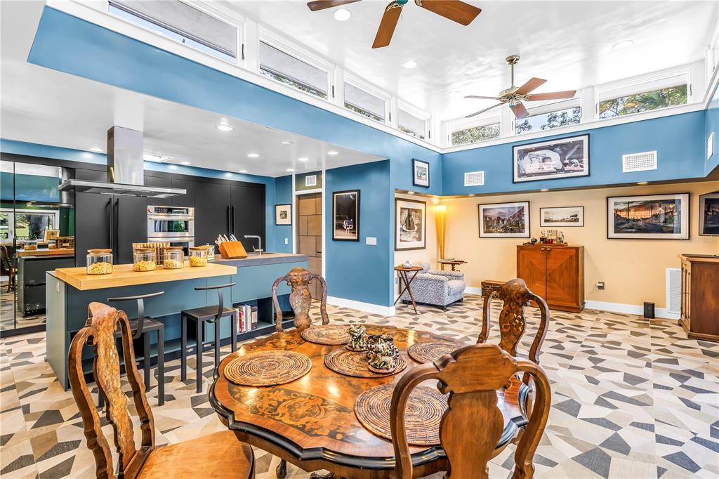 St Petersburg, Florida, 33704, United States, 4 Bedrooms Bedrooms, ,4 BathroomsBathrooms,Residential,For Sale,1991901