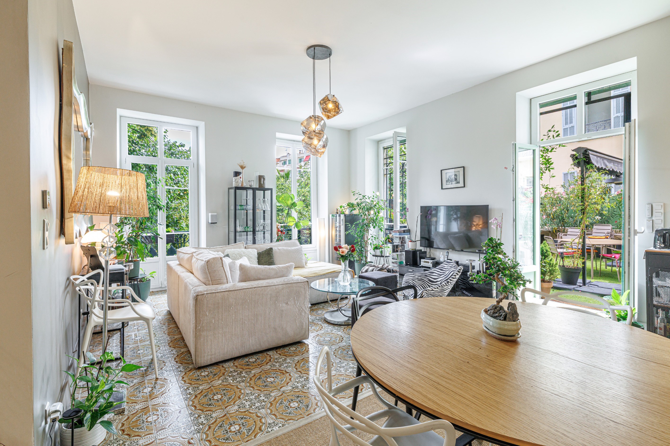  Renovated reception apartment with 40 sqm terrace facing Jardin Alsace-Lorraine… - 物件實景