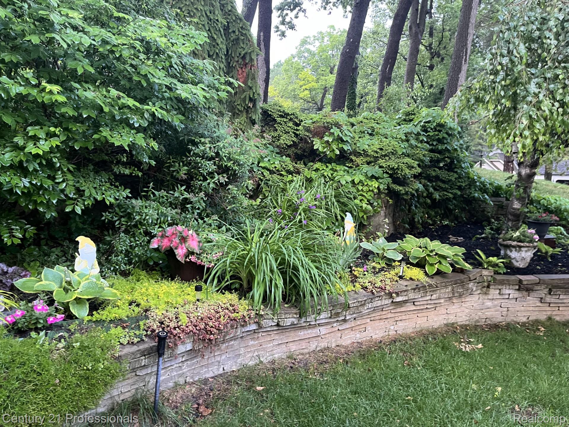 Clarkston, Michigan, 48348, United States, 3 Bedrooms Bedrooms, ,4 BathroomsBathrooms,Residential,For Sale,2036106