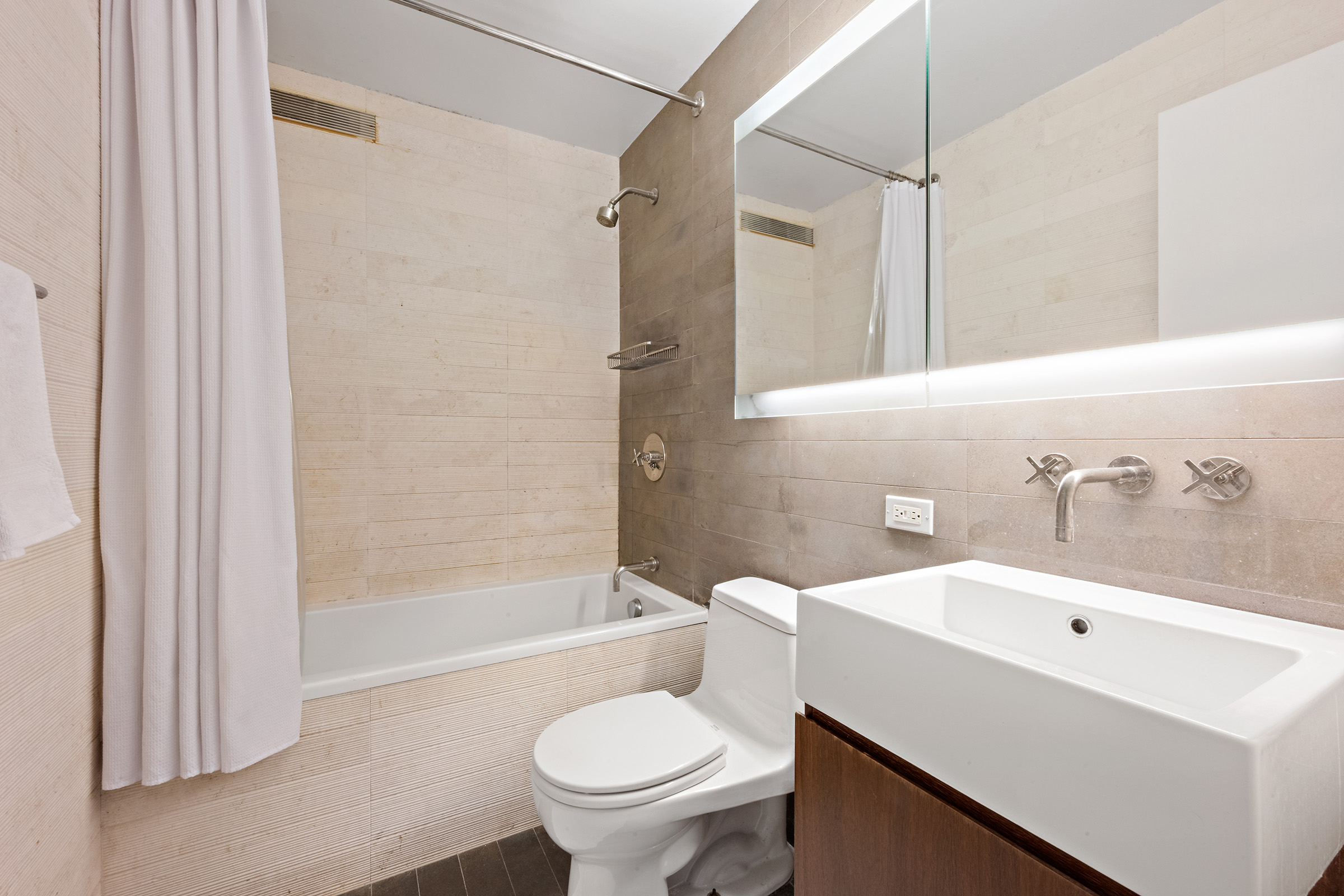  515 East 72nd Street - 物件實景