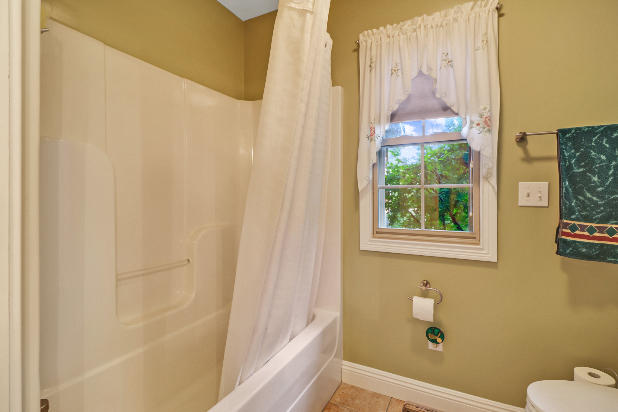 Fairfield Glade, Tennessee, 38558, United States, 3 Bedrooms Bedrooms, ,2 BathroomsBathrooms,Residential,For Sale,1945006