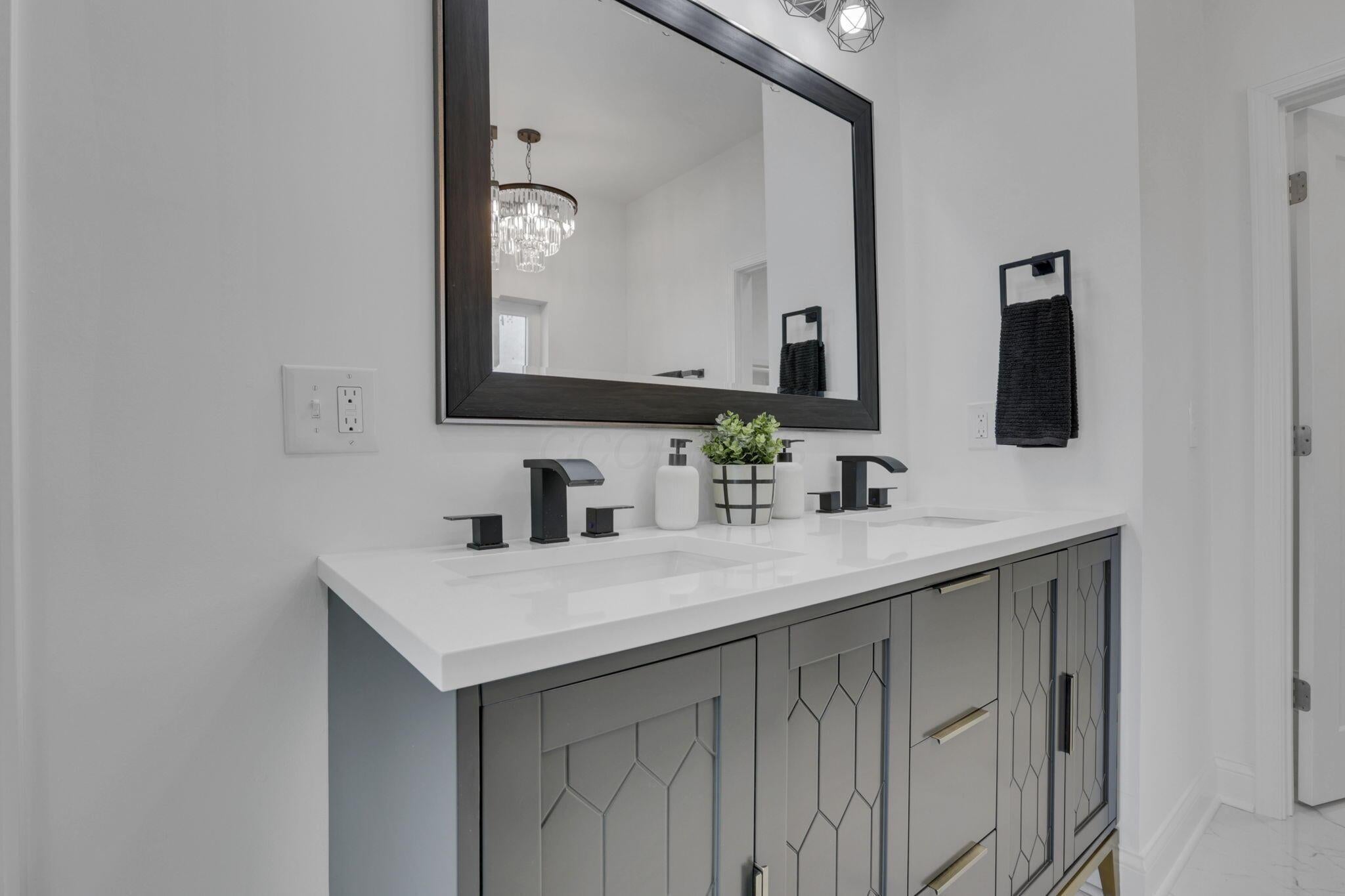 Grove City, Ohio, 43123, United States, 5 Bedrooms Bedrooms, ,4 BathroomsBathrooms,Residential,For Sale,1976085