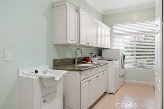 Downey, California, 90241, United States, 4 Bedrooms Bedrooms, ,3 BathroomsBathrooms,Residential,For Sale,1750617