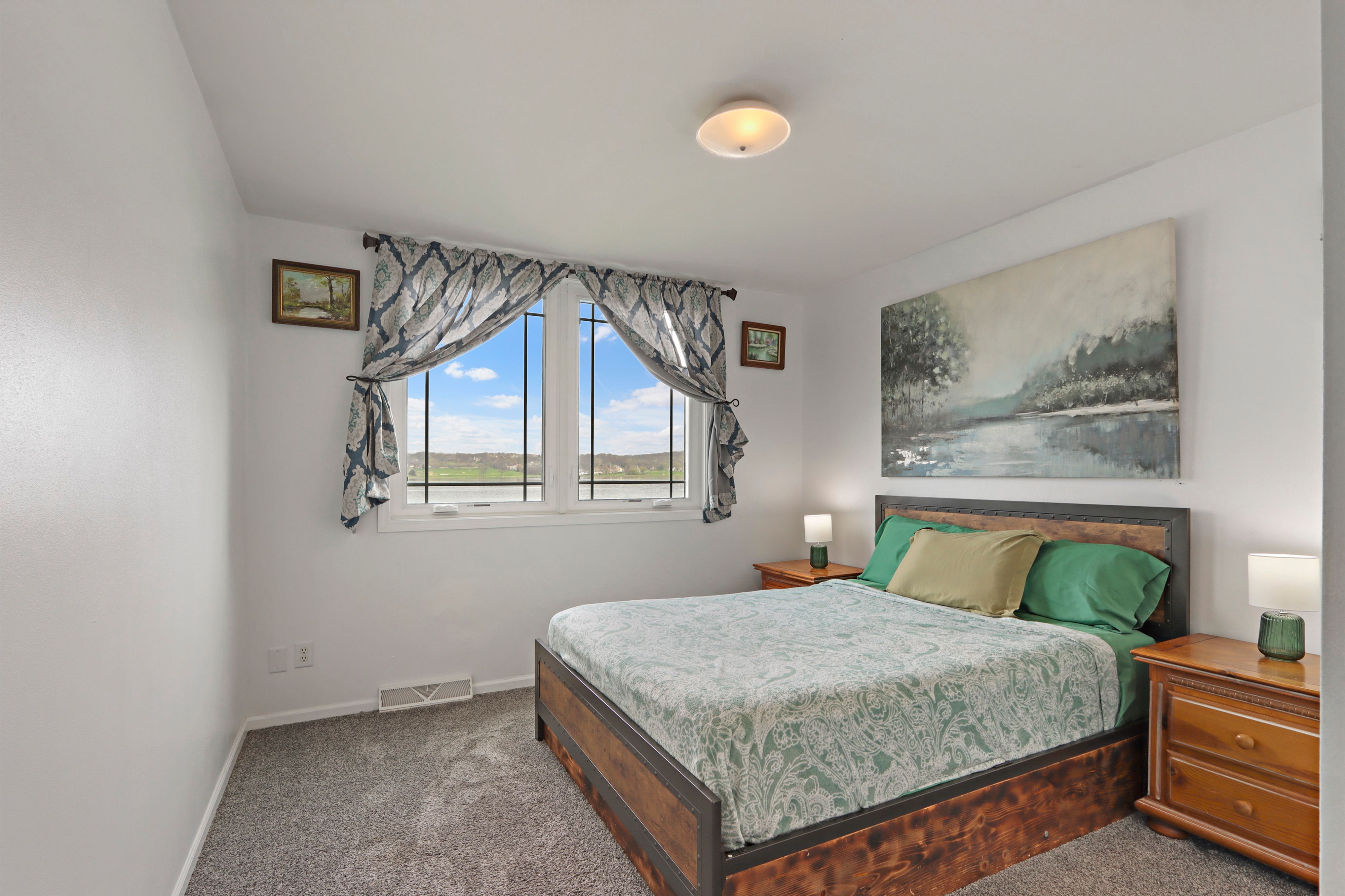  Gracious Lake Como Waterfront Retreat with Proven Rental Income - 物件實景