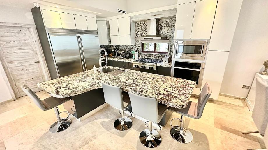 Playa del Carmen, Quintana Roo, 77717, Mexico, 5 Bedrooms Bedrooms, ,5 BathroomsBathrooms,Residential,For Sale,1968651