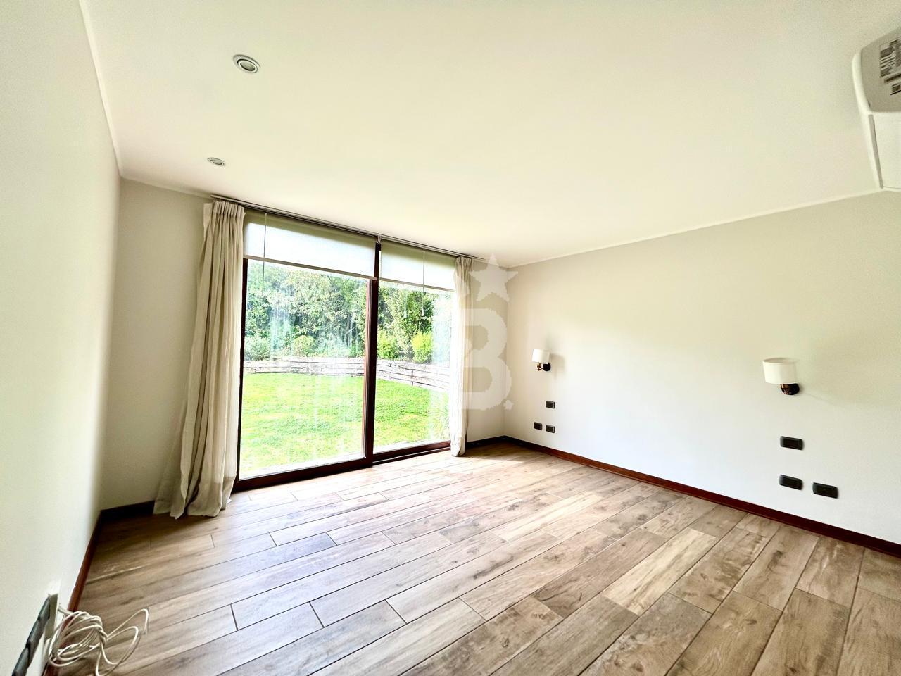 Lo Barnechea, Chile, 6 Bedrooms Bedrooms, ,5 BathroomsBathrooms,Residential,For Sale,1971656