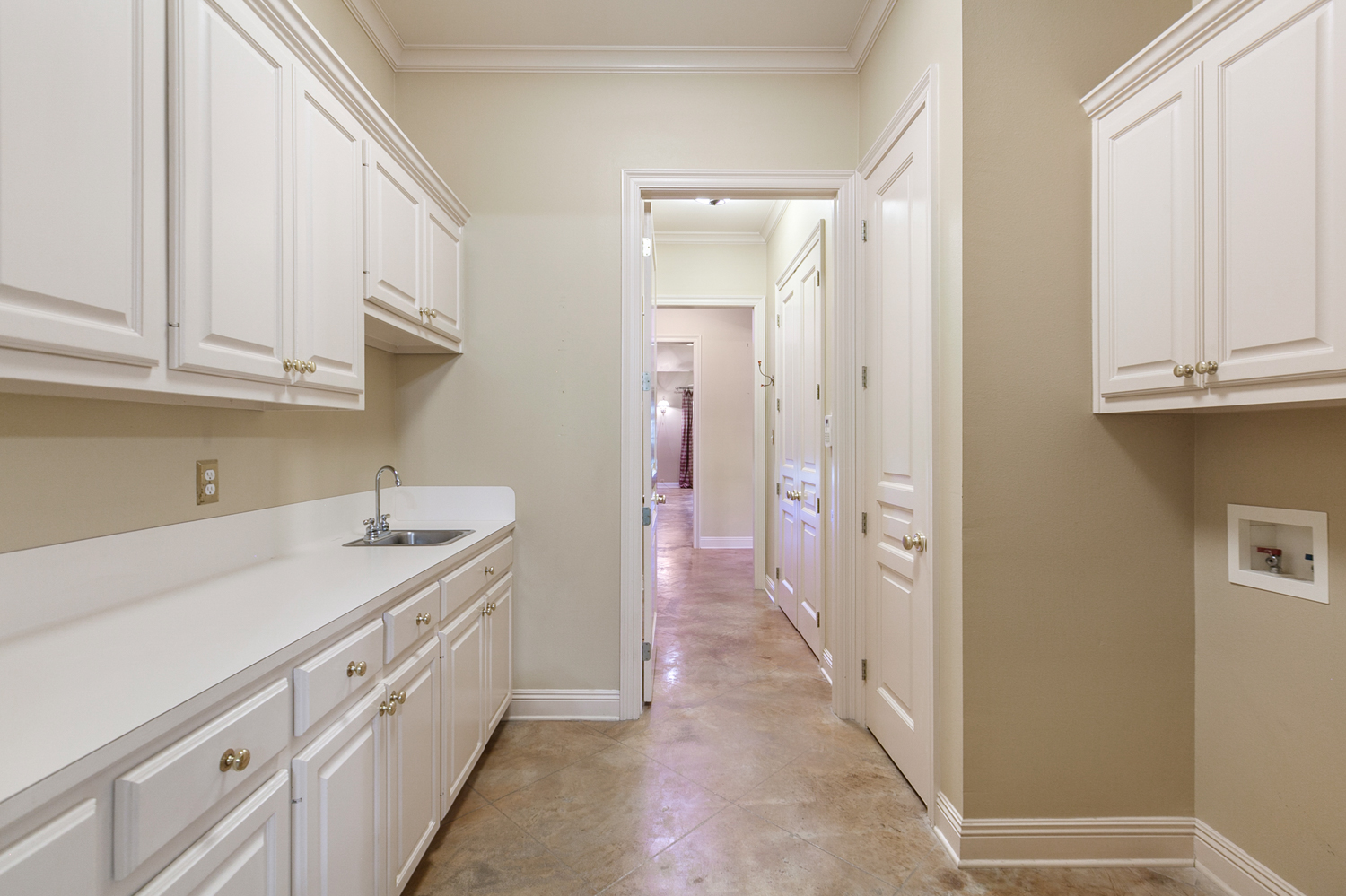 Baton Rouge, Louisiana, 70810, United States, 3 Bedrooms Bedrooms, ,3 BathroomsBathrooms,Residential,For Sale,1917502