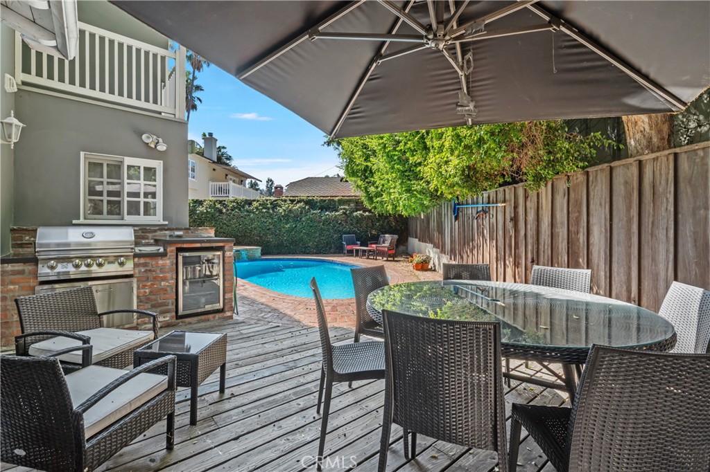 Studio City, California, 91602, United States, 5 Bedrooms Bedrooms, ,4 BathroomsBathrooms,Residential,For Sale,1947106