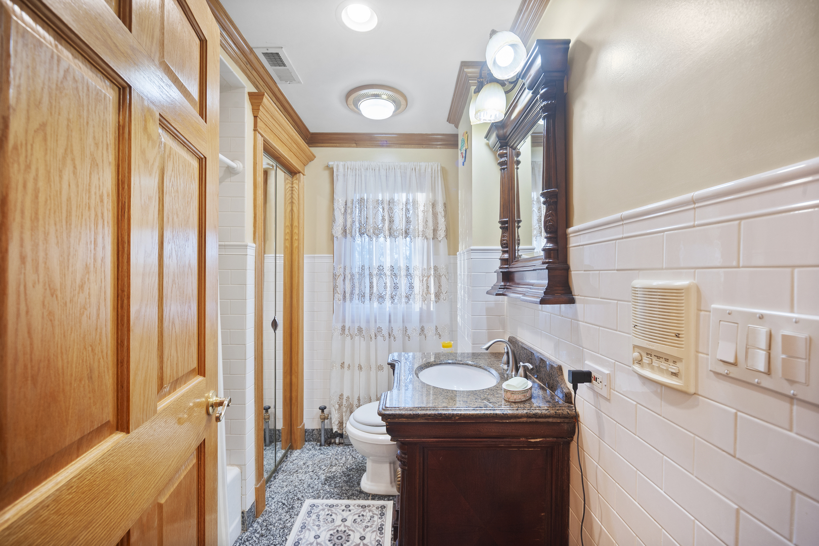 Libertyville, Illinois, 60048, United States, 4 Bedrooms Bedrooms, ,4 BathroomsBathrooms,Residential,For Sale,2003130