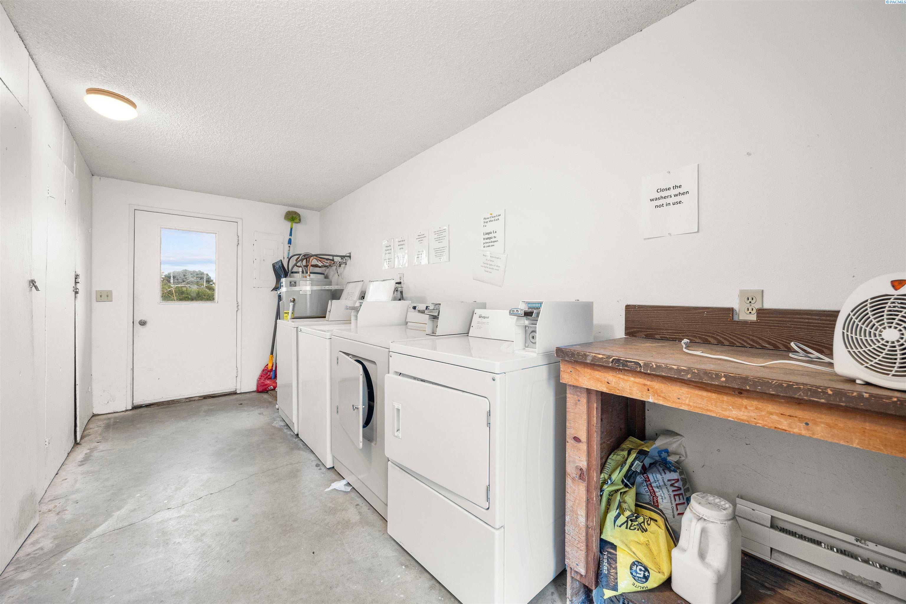 Zillah, Washington, 98953, United States, 9 Bedrooms Bedrooms, ,Residential,For Sale,2013273