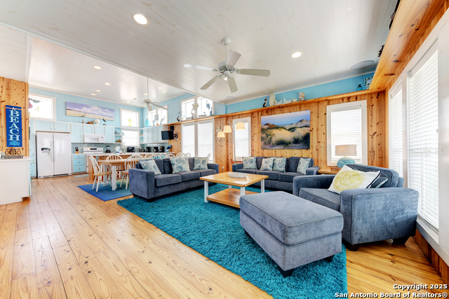 Port Aransas, Texas, 78373, United States, 4 Bedrooms Bedrooms, ,4 BathroomsBathrooms,Residential,For Sale,1839202