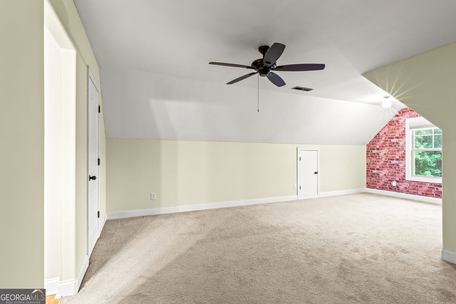 Senoia, Georgia, 30276, United States, 5 Bedrooms Bedrooms, ,4 BathroomsBathrooms,Residential,For Sale,1877866