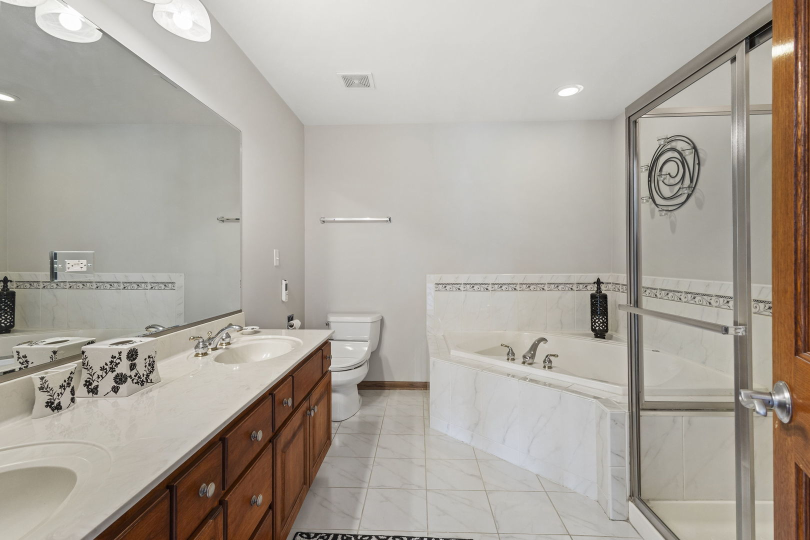 Orland Park, Illinois, 60467, United States, 3 Bedrooms Bedrooms, ,4 BathroomsBathrooms,Residential,For Sale,1960786