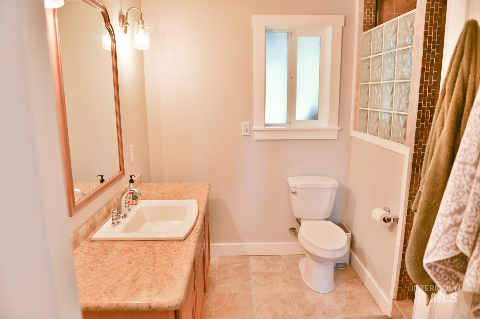 300 Iowa St, Boise, Idaho, 83706, United States, 3 Bedrooms Bedrooms, ,2 BathroomsBathrooms,Residential,For Sale,300 Iowa St,1432131
