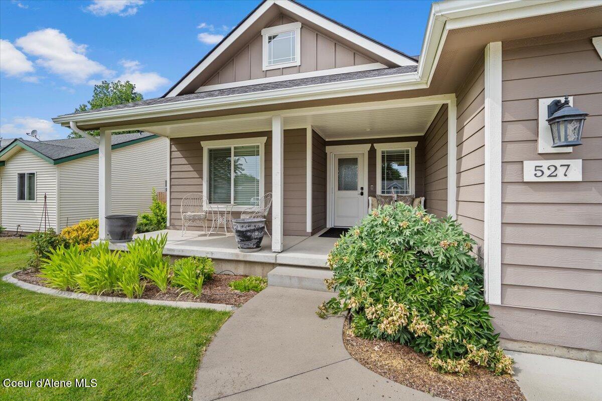 Hayden, Idaho, 83835, United States, 4 Bedrooms Bedrooms, ,3 BathroomsBathrooms,Residential,For Sale,1879599