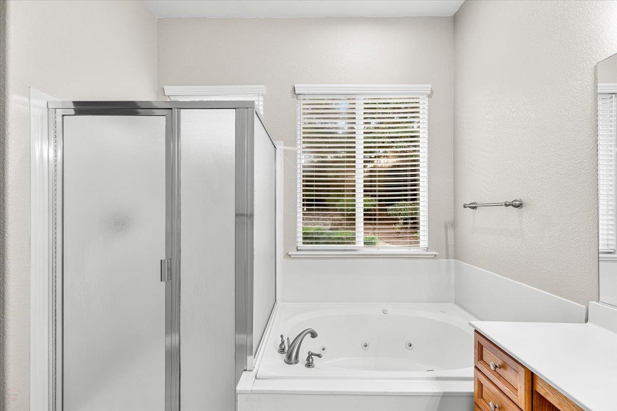 Oakdale, California, 95361, United States, 3 Bedrooms Bedrooms, ,2 BathroomsBathrooms,Residential,For Sale,2005405