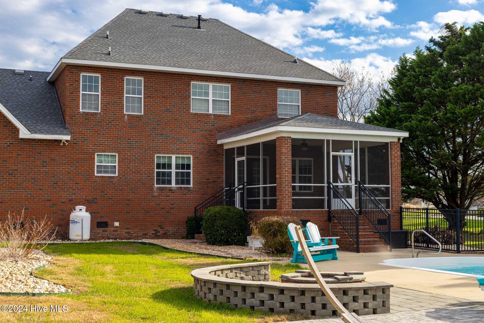 Currituck, North Carolina, 27929, United States, 4 Bedrooms Bedrooms, ,4 BathroomsBathrooms,Residential,For Sale,1849903