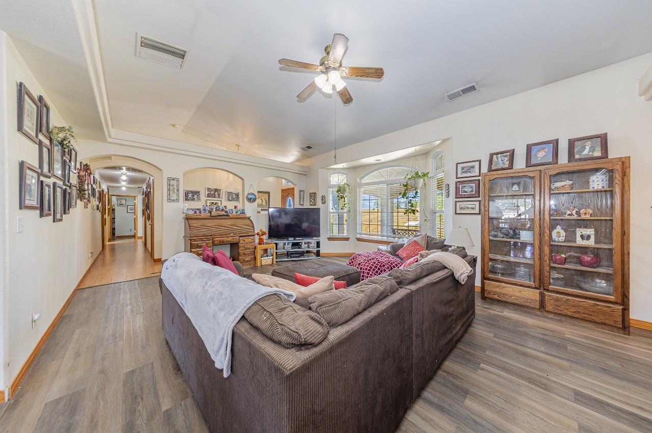 Raymond, California, 93653, United States, 4 Bedrooms Bedrooms, ,3 BathroomsBathrooms,Residential,For Sale,1976081