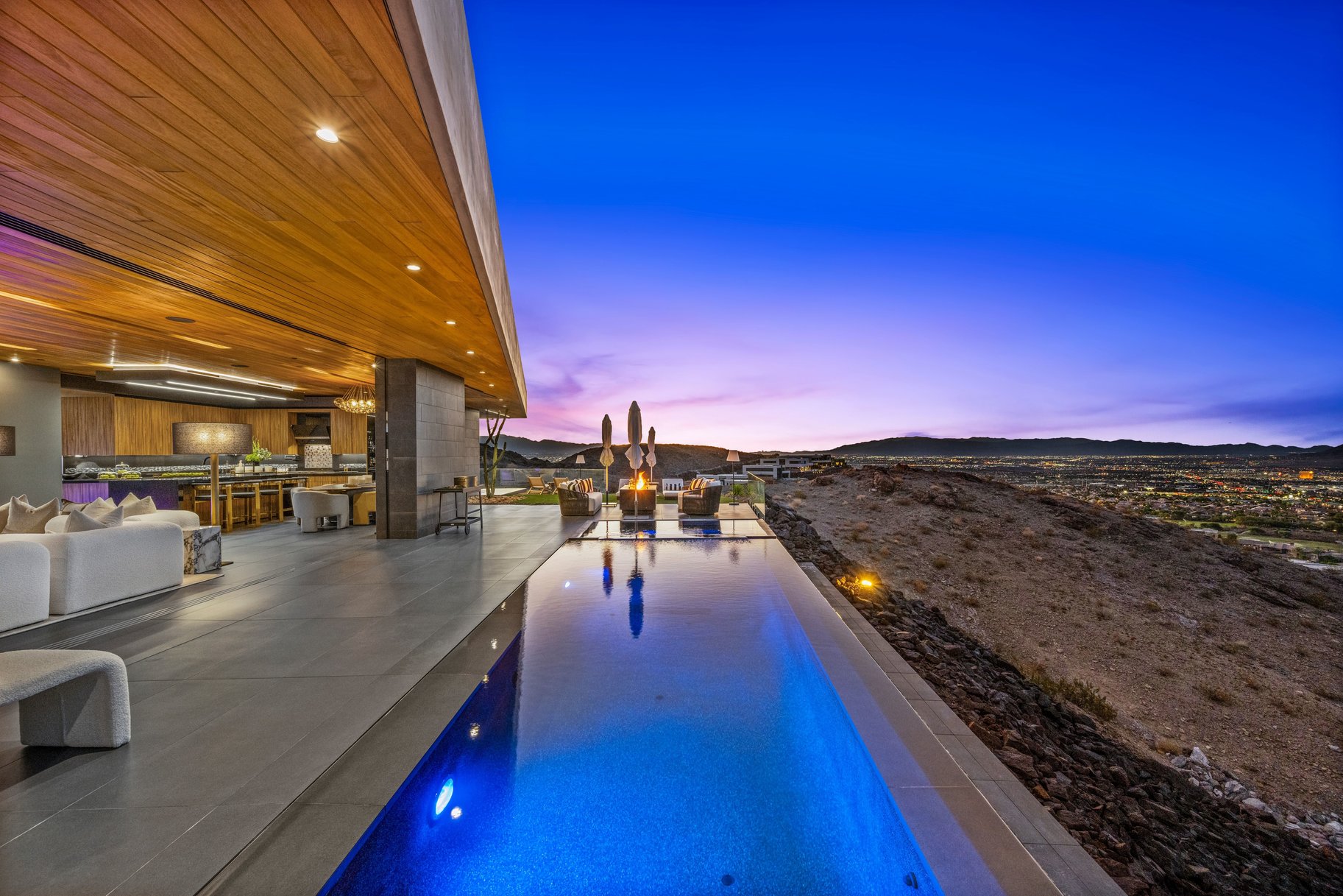  Extraordinary Architectural Masterpiece in Macdonald Highlands - 物件實景