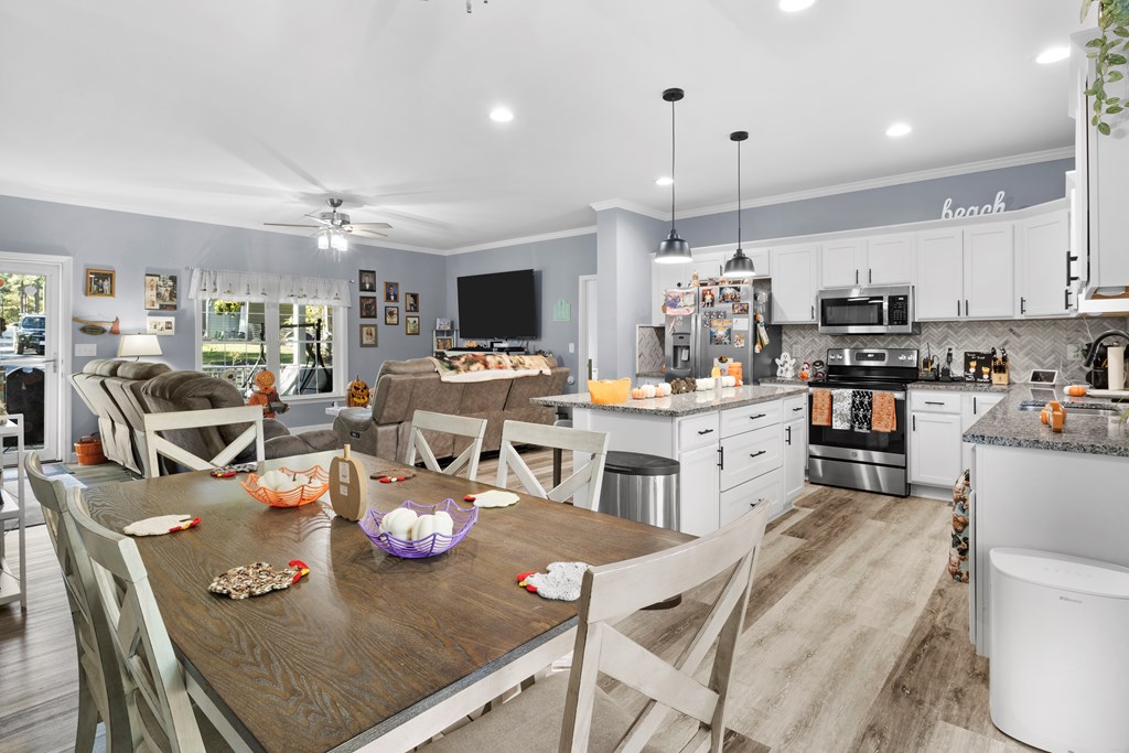 Rice, Virginia, 23966, United States, 3 Bedrooms Bedrooms, ,2 BathroomsBathrooms,Residential,For Sale,1982406