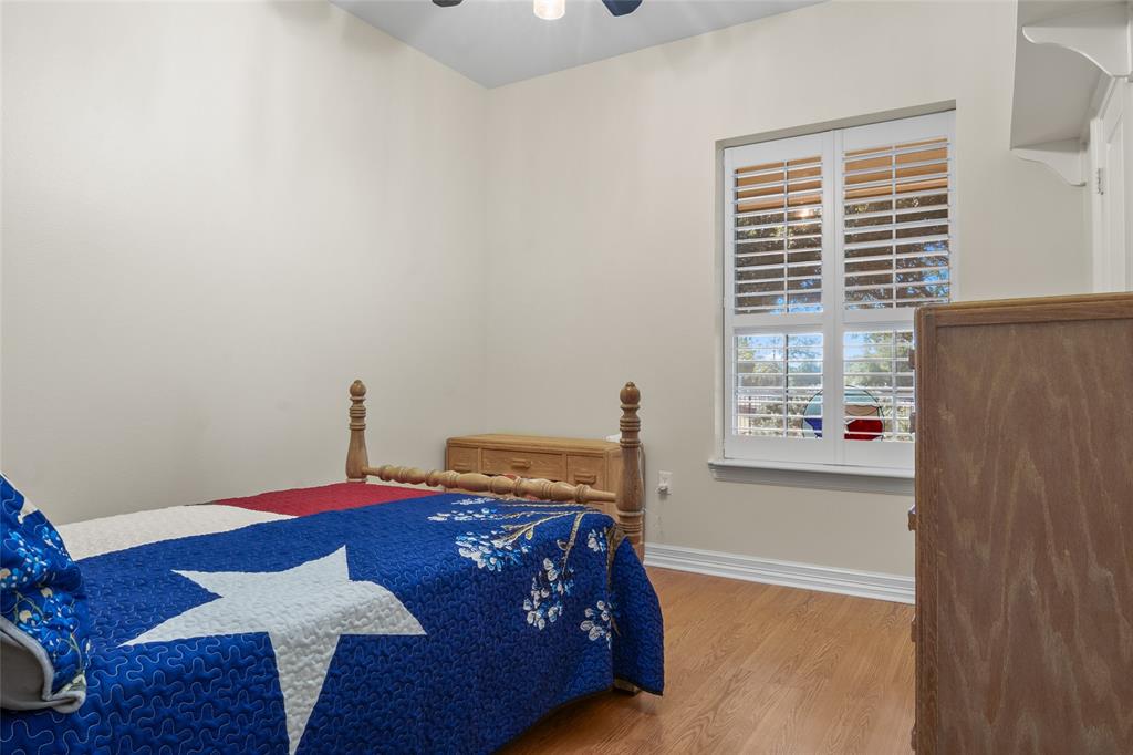 Midlothian, Texas, 76065, United States, 5 Bedrooms Bedrooms, ,4 BathroomsBathrooms,Residential,For Sale,1977052