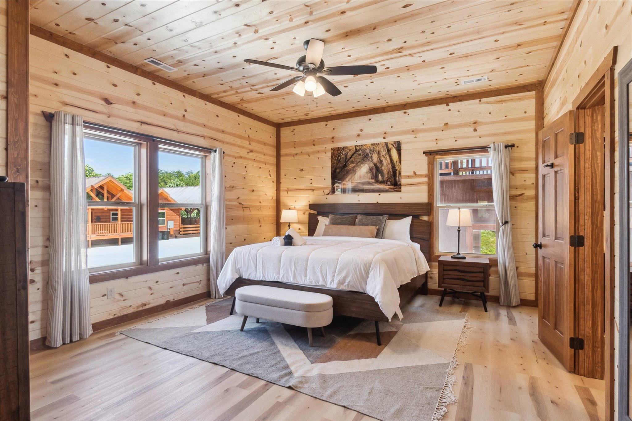 Sevierville, Tennessee, 37876, United States, 8 Bedrooms Bedrooms, ,9 BathroomsBathrooms,Residential,For Sale,1981124