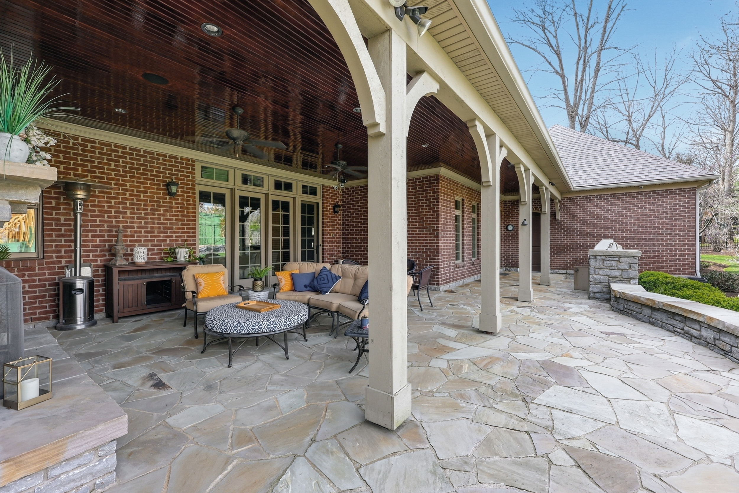  4848 Chelmsbury Lane - 物件實景