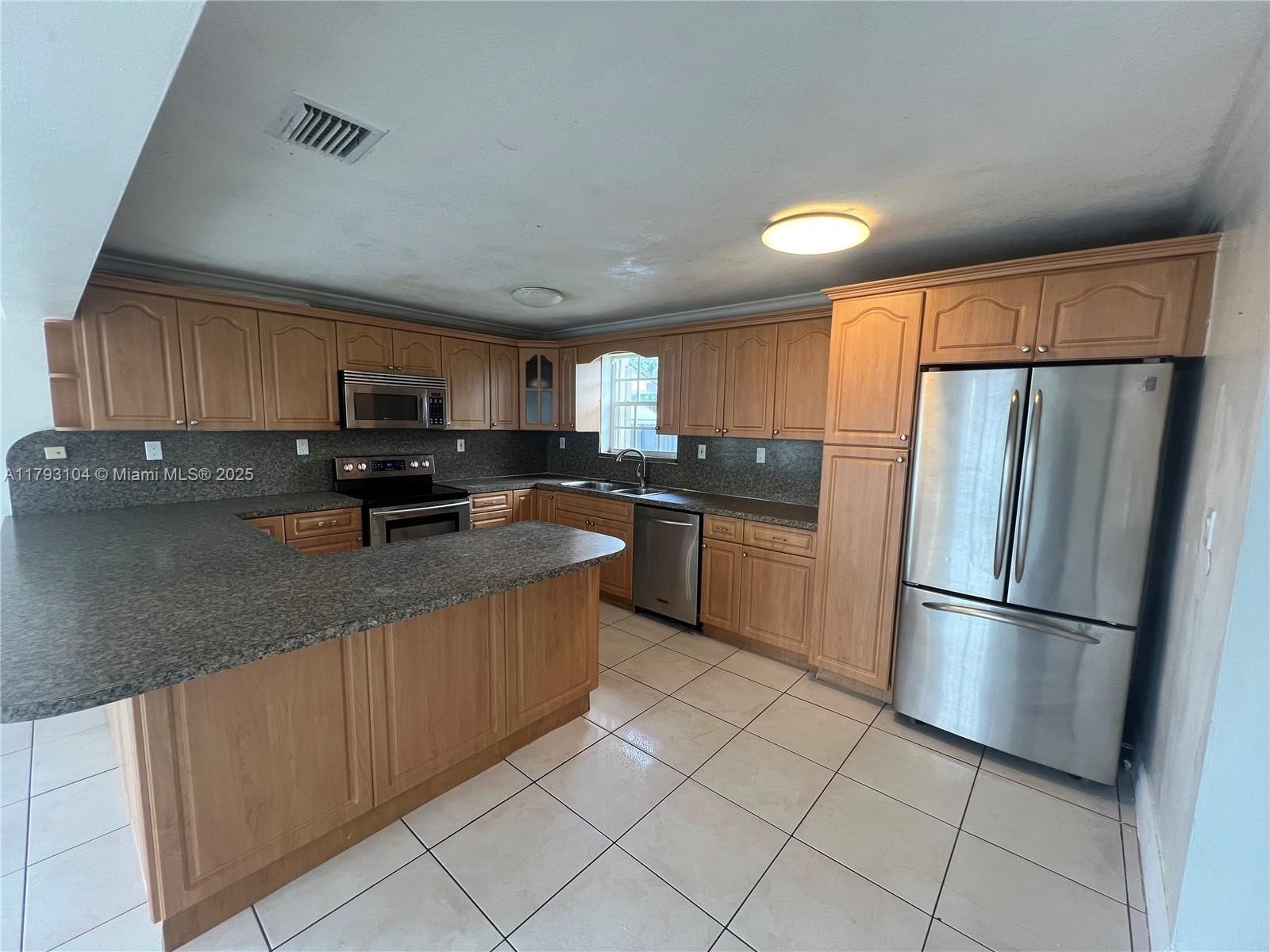Miami, Florida, 33165, United States, 4 Bedrooms Bedrooms, ,2 BathroomsBathrooms,Residential,For Sale,1936864