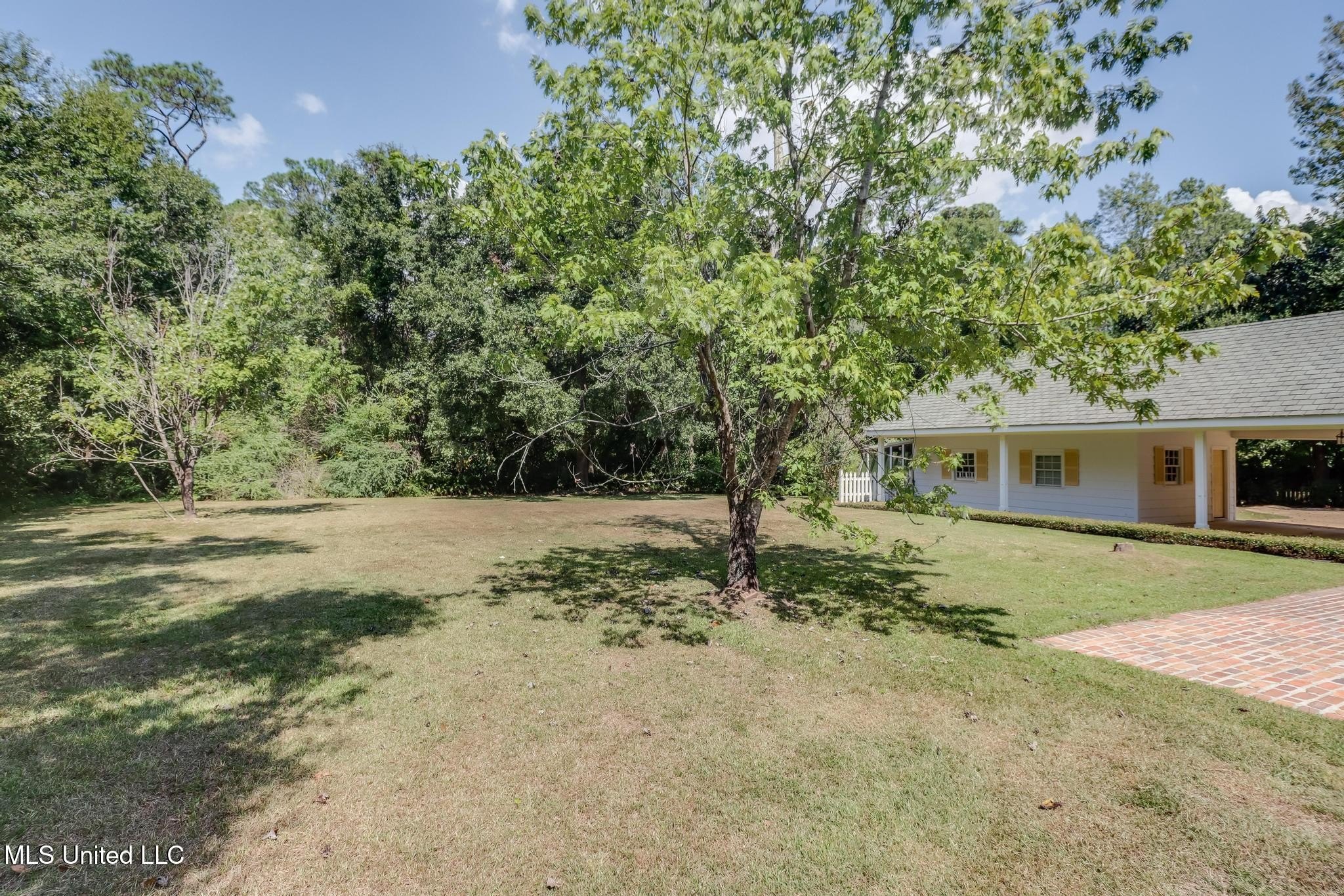 Gulfport, Mississippi, 39507, United States, 4 Bedrooms Bedrooms, ,4 BathroomsBathrooms,Residential,For Sale,1977287