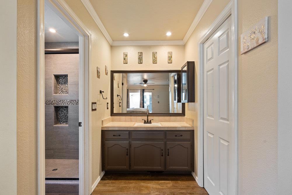 Hollister, California, 95023, United States, 4 Bedrooms Bedrooms, ,2 BathroomsBathrooms,Residential,For Sale,1990485