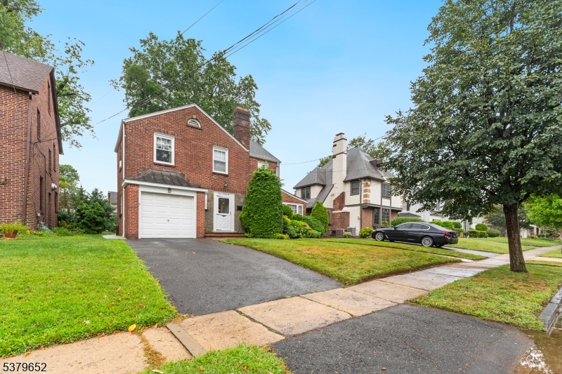 Elizabeth City, New Jersey, 07208, United States, 3 Bedrooms Bedrooms, ,2 BathroomsBathrooms,Residential,For Sale,1926439