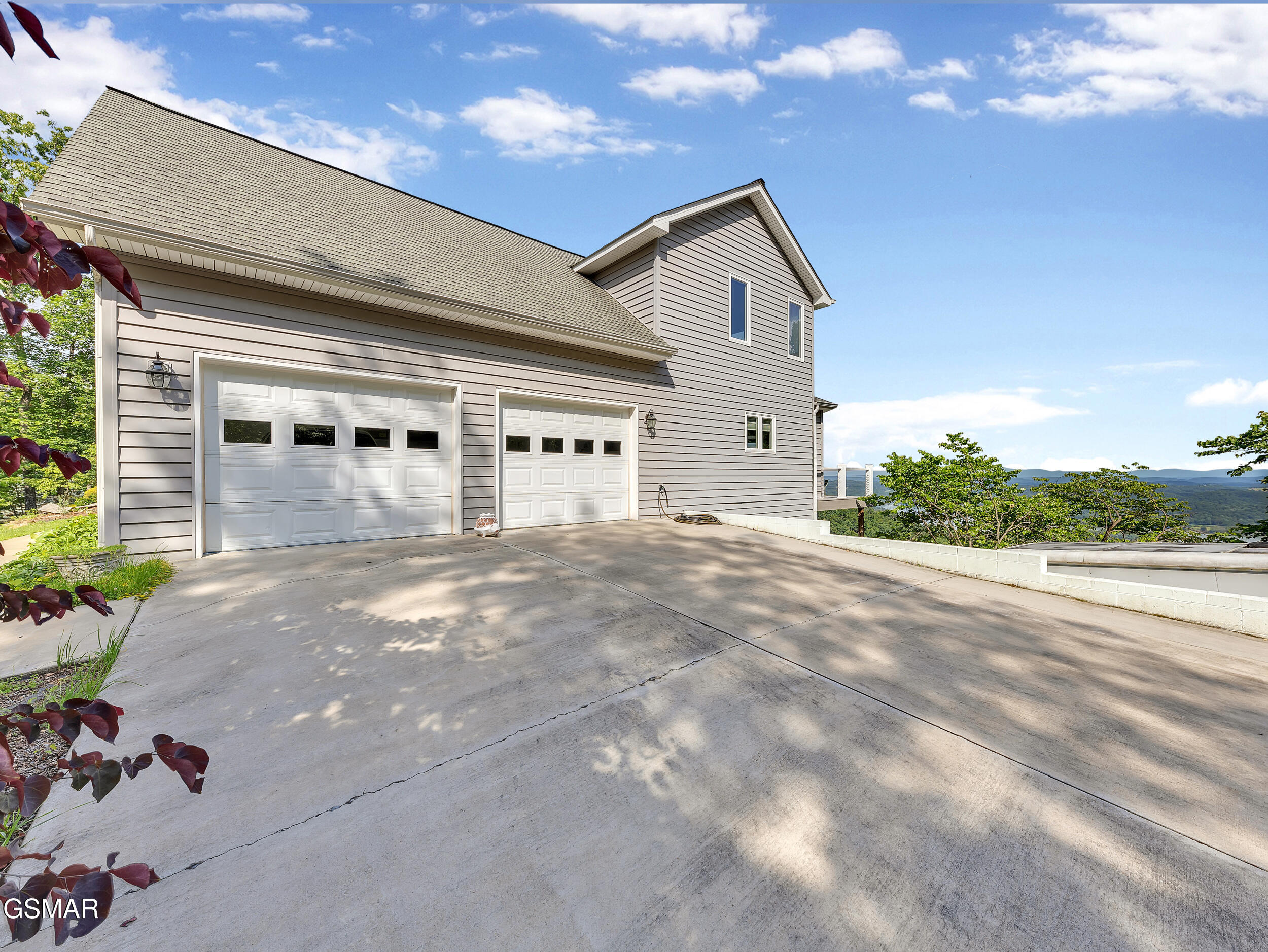 Mooresburg, Tennessee, 37811, United States, 2 Bedrooms Bedrooms, ,4 BathroomsBathrooms,Residential,For Sale,1861149
