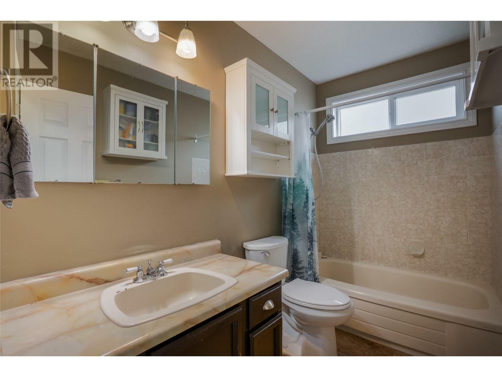 KELOWNA, British Columbia, V1X 6M4, CA, 3 Bedrooms Bedrooms, ,2 BathroomsBathrooms,Residential,For Sale,1836939