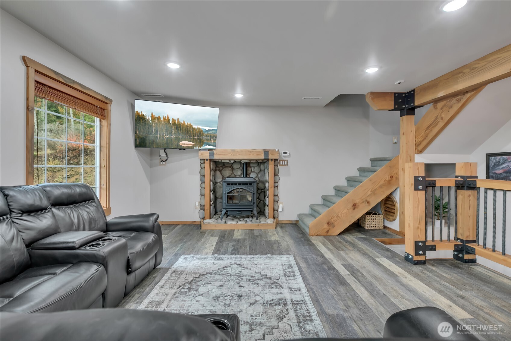 Ravensdale, Washington, 98051, United States, 3 Bedrooms Bedrooms, ,1 BathroomBathrooms,Residential,For Sale,2000526