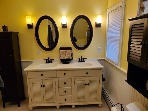 Peabody, Massachusetts, 01960, United States, 3 Bedrooms Bedrooms, ,3 BathroomsBathrooms,Residential,For Sale,1878356