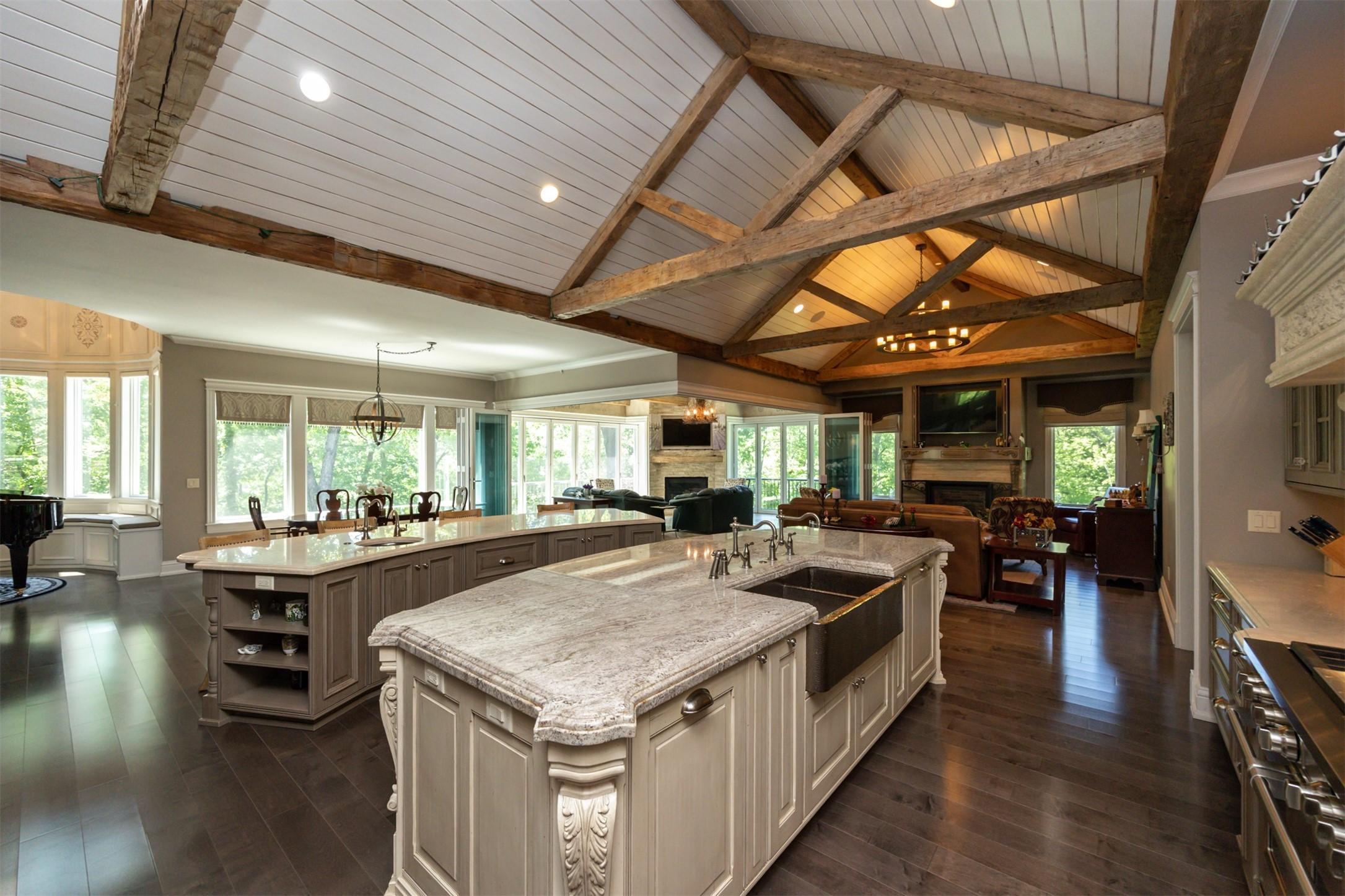 Urbandale, Iowa, 50323, United States, 4 Bedrooms Bedrooms, ,6 BathroomsBathrooms,Residential,For Sale,1980001