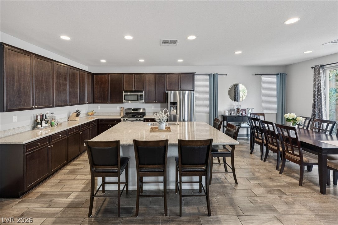 Las Vegas, Nevada, 89129, United States, 4 Bedrooms Bedrooms, ,3 BathroomsBathrooms,Residential,For Sale,2023651