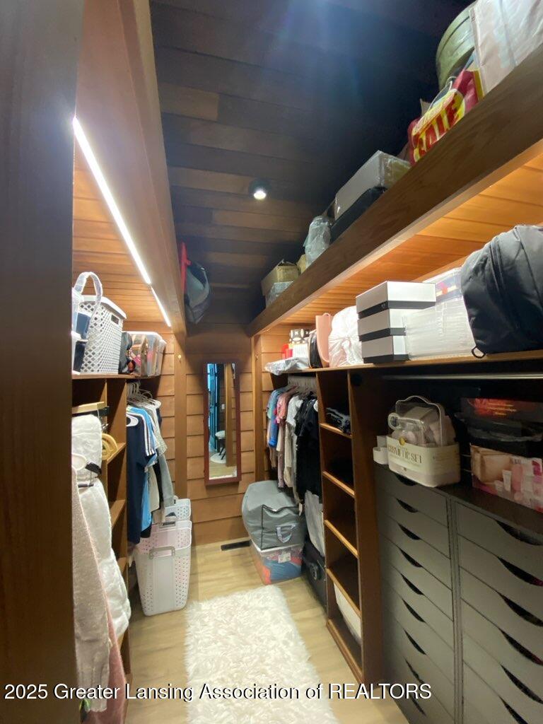 Eagle, Michigan, 48822, United States, 4 Bedrooms Bedrooms, ,4 BathroomsBathrooms,Residential,For Sale,1807523