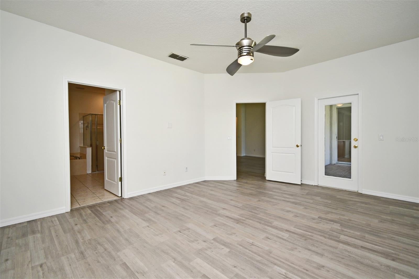 ORLANDO, Florida, 32836, United States, 4 Bedrooms Bedrooms, ,2 BathroomsBathrooms,Residential,For Sale,1922100