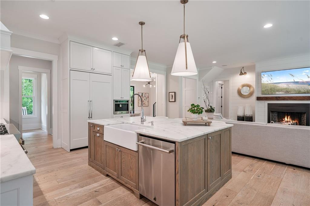 Canton, Georgia, 30115, United States, 5 Bedrooms Bedrooms, ,5 BathroomsBathrooms,Residential,For Sale,1878589